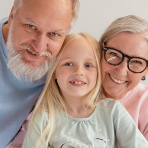 Dental Care Tips - Visit A Family Dentist With Your Family For Dental Advice